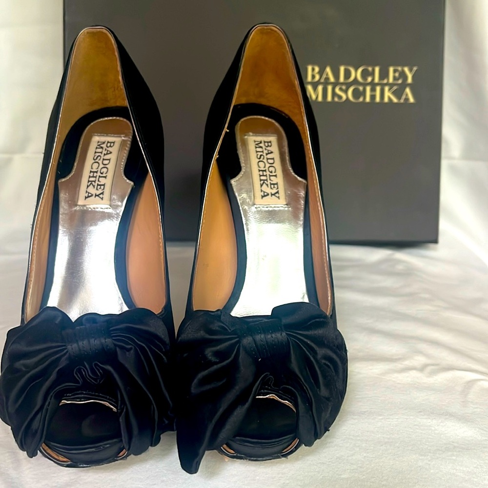 Badgley Mischka Wilda II Black Satin Peep Toe Pump